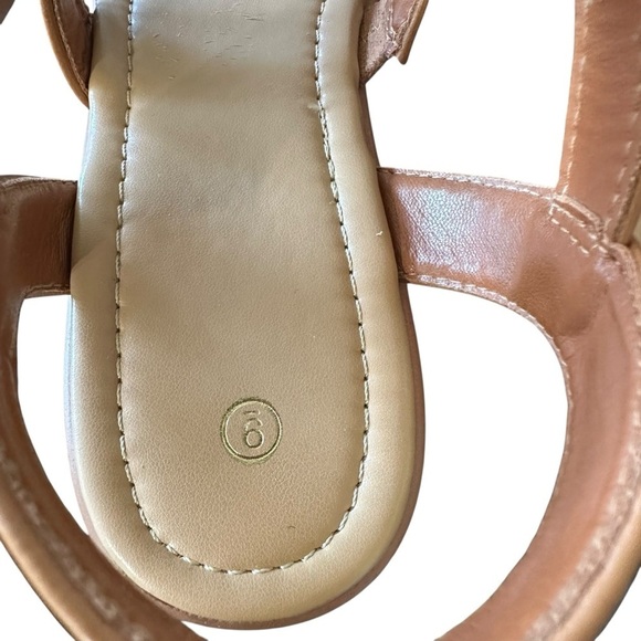 Tan Platform Sandals with Chunky Heel and Slingback Straps - Picture 4 of 5